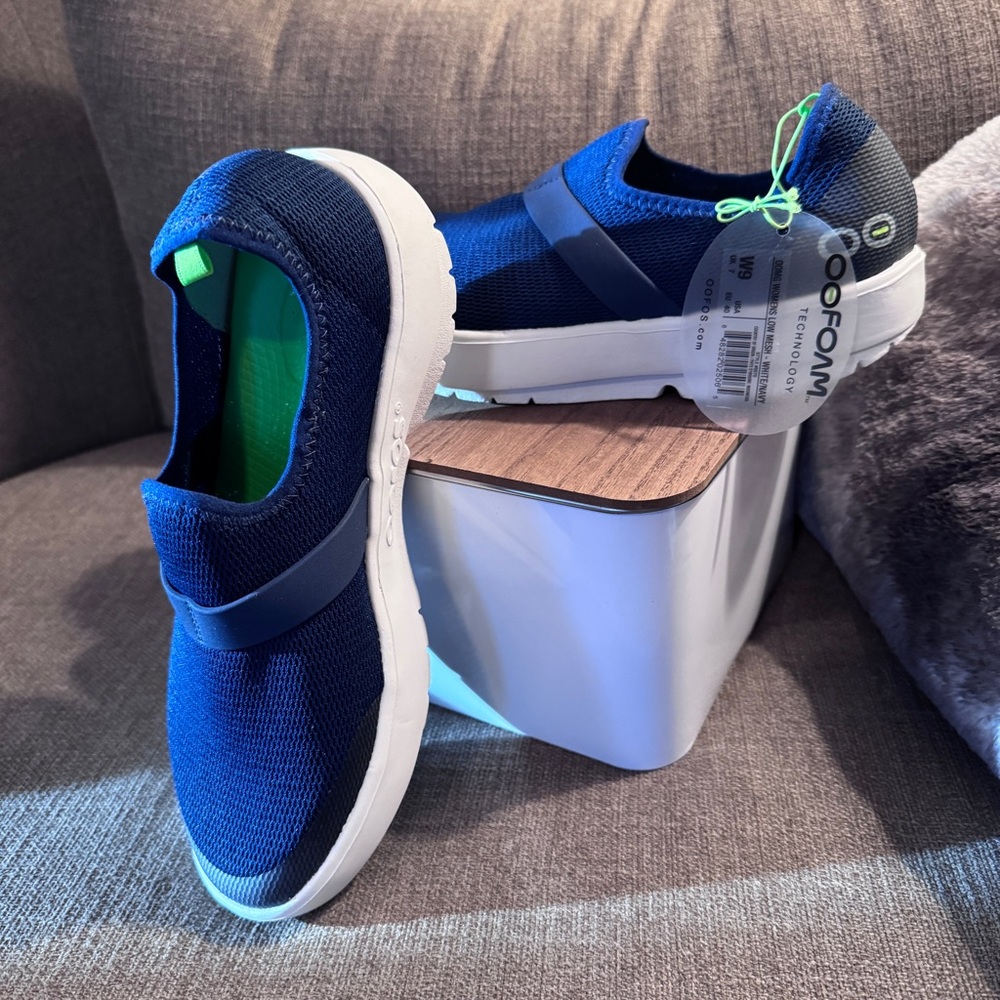 NWT $129 Retail Oofos OOMG Low Shoe Lightweight Recovery Shoe Mesh